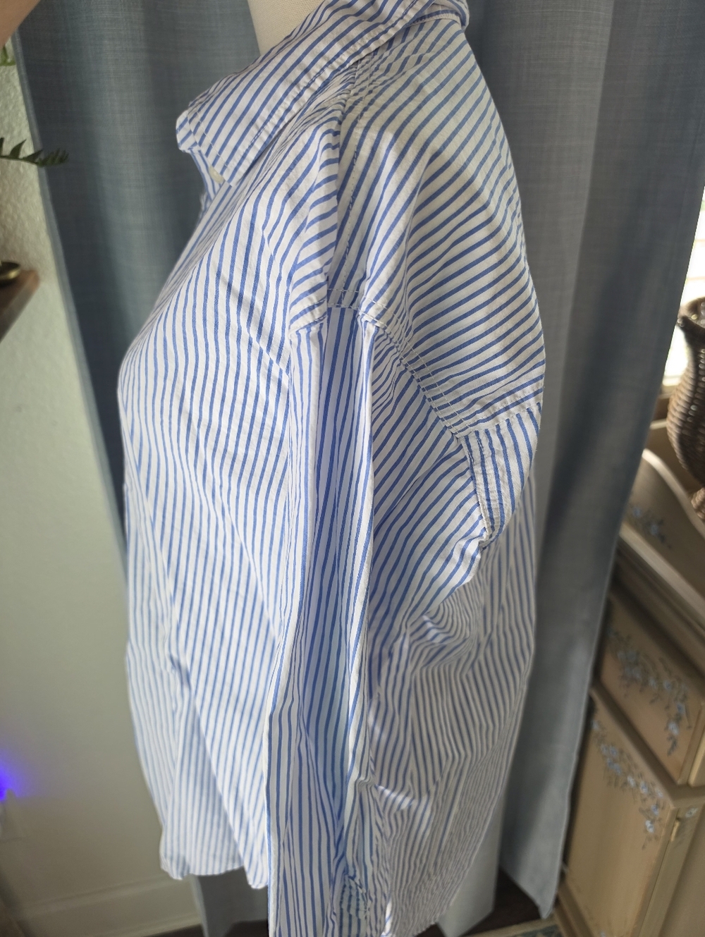Universal Thread Button Down - Picture 4 of 5